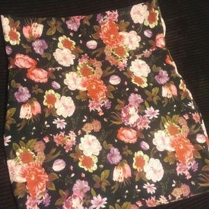 Forever 21 Floral skirt size L